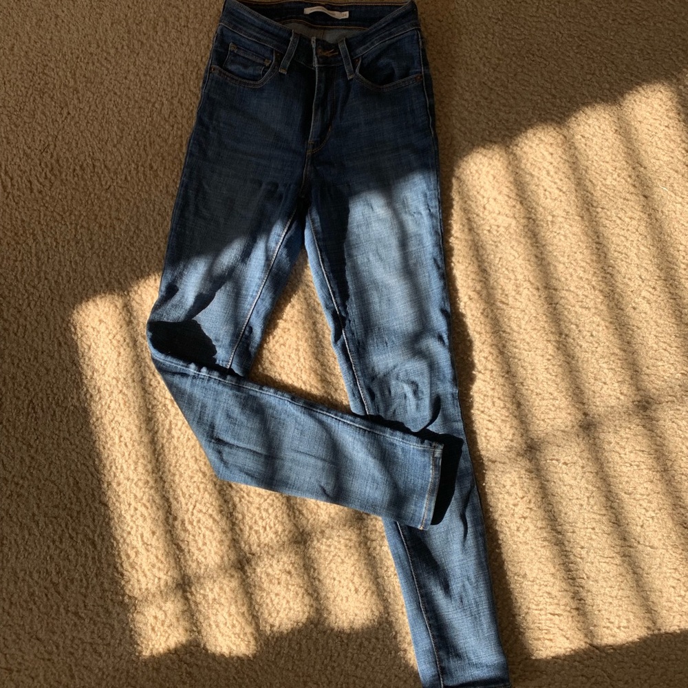 SOLD Levi’s 721 High Waist Skinny Jeans